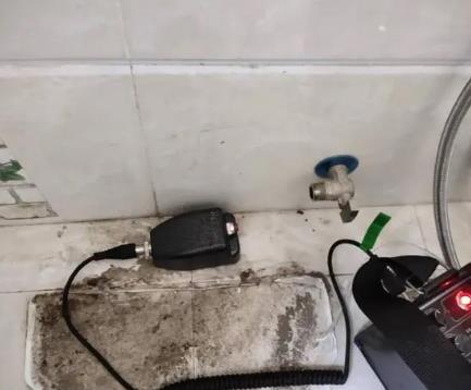 龙马潭屋顶漏水维修公司分享下卫生间漏水的危害及解决方法